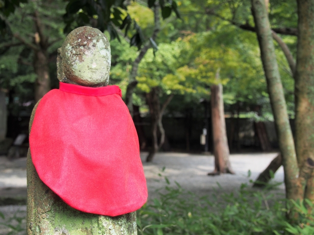 木陰のお地蔵さん
